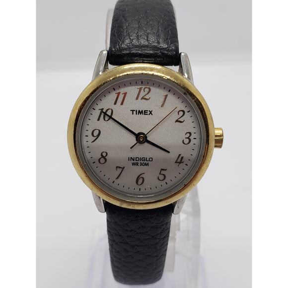Timex Indiglo Men's dress watch. Large face. CR1216CELL, L0